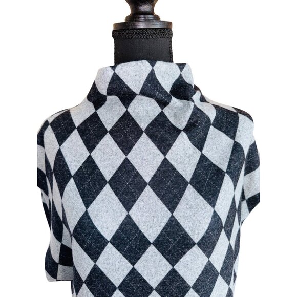 NWT Nally & Millie Black White Argyle Poncho Sweater S Travel Quiet Luxury Artsy - Picture 7 of 9